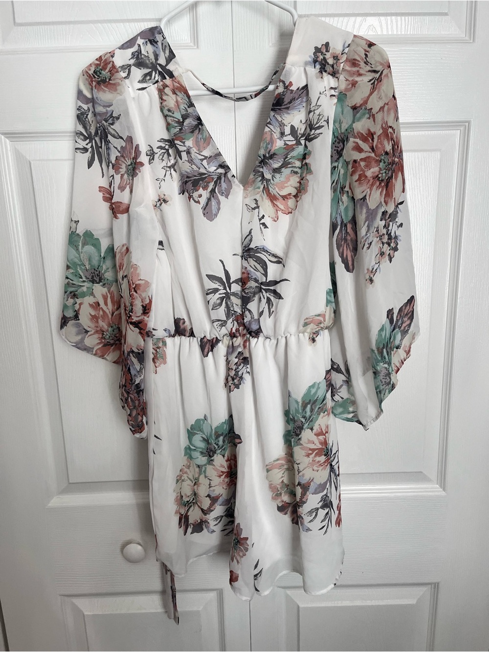 bailey blue Floral Print Romper in White, Pink, Gray - Picture 3 of 3